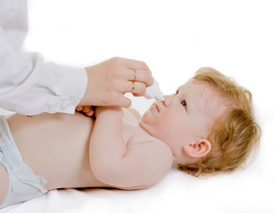 Солевые капли в нос при насморке у грудных детей